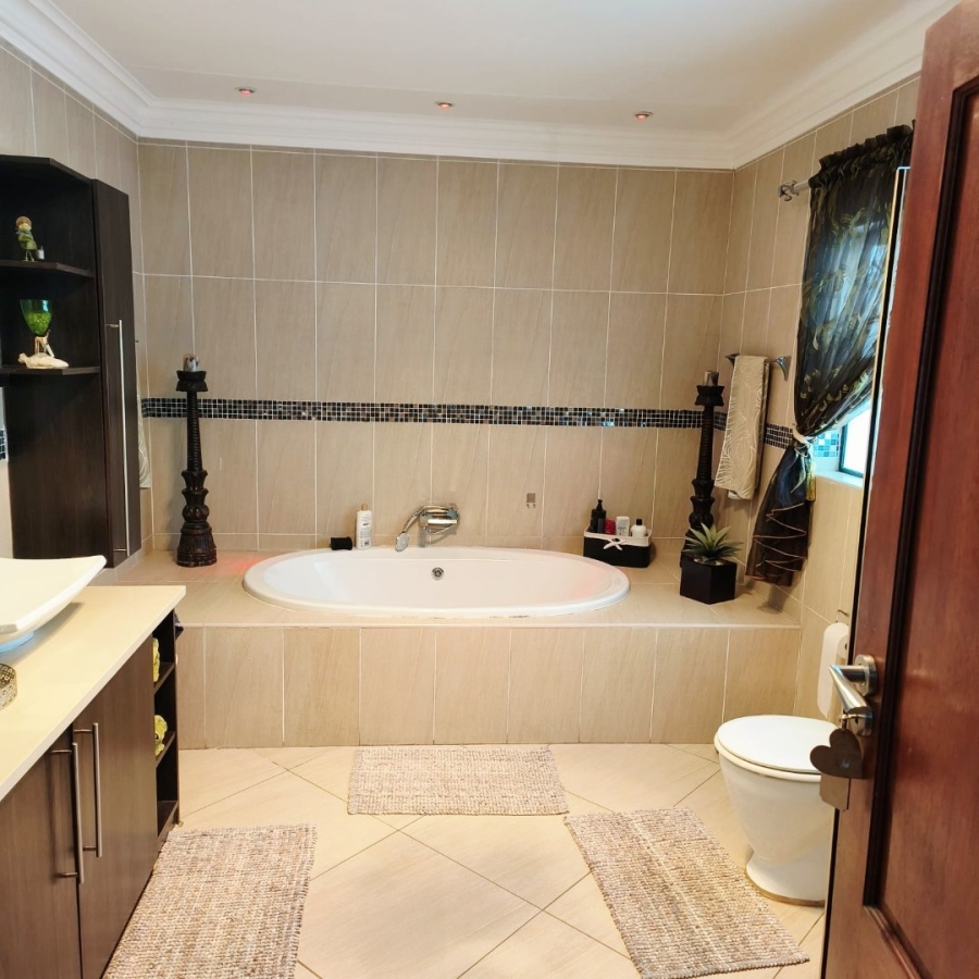 4 Bedroom Property for Sale in Wilkoppies North West